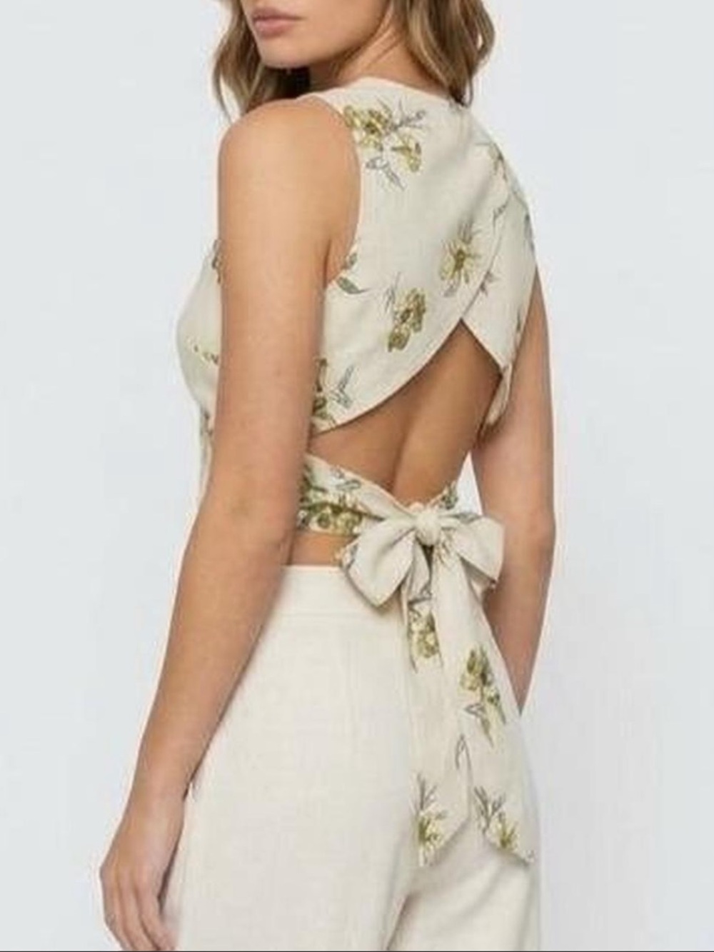 Anthropology’s Sadie & Sage off white Floral Print Top - Small